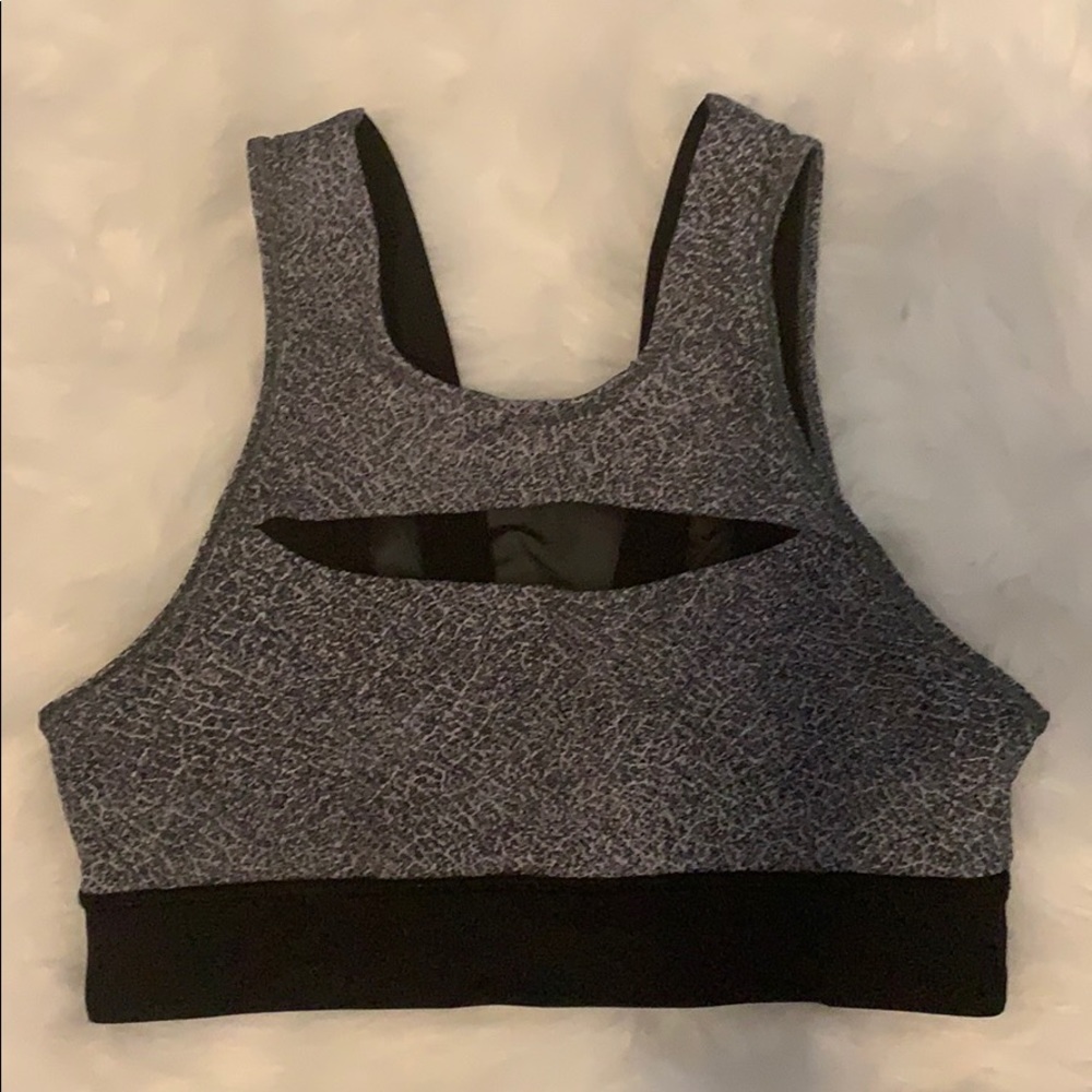 Lululemon Run the Day High Neck Sports Bra Size 8